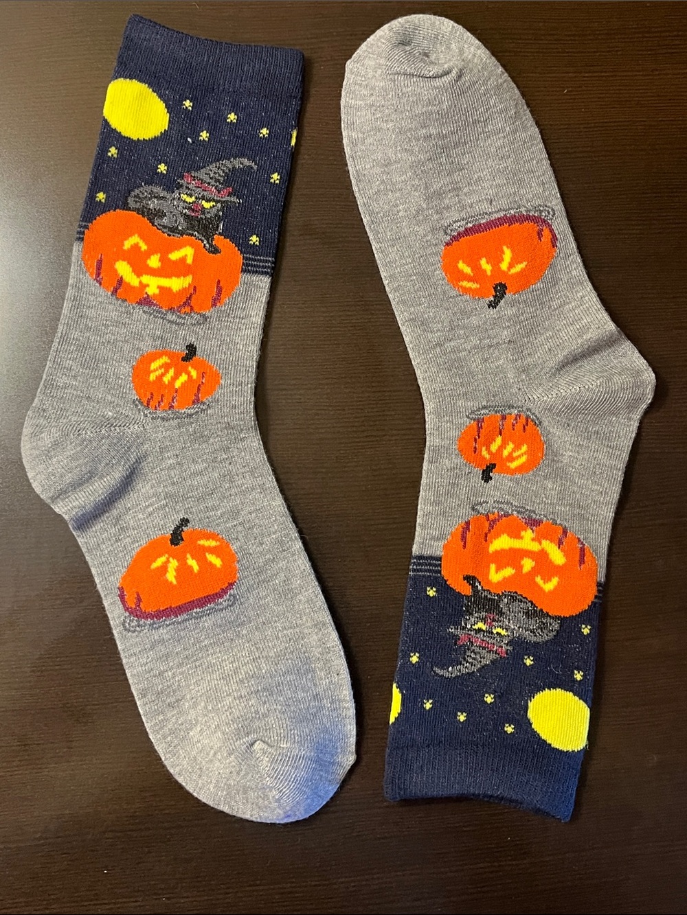 Halloween Pumpkin & Kitty Crew Socks - Gray & Navy - Picture 5 of 6